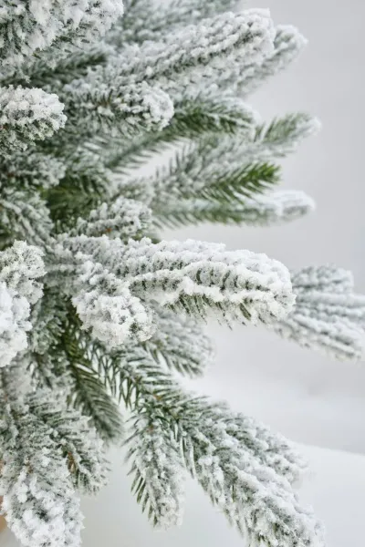 Ель искусственная Царь Елка Адель заснеженная.